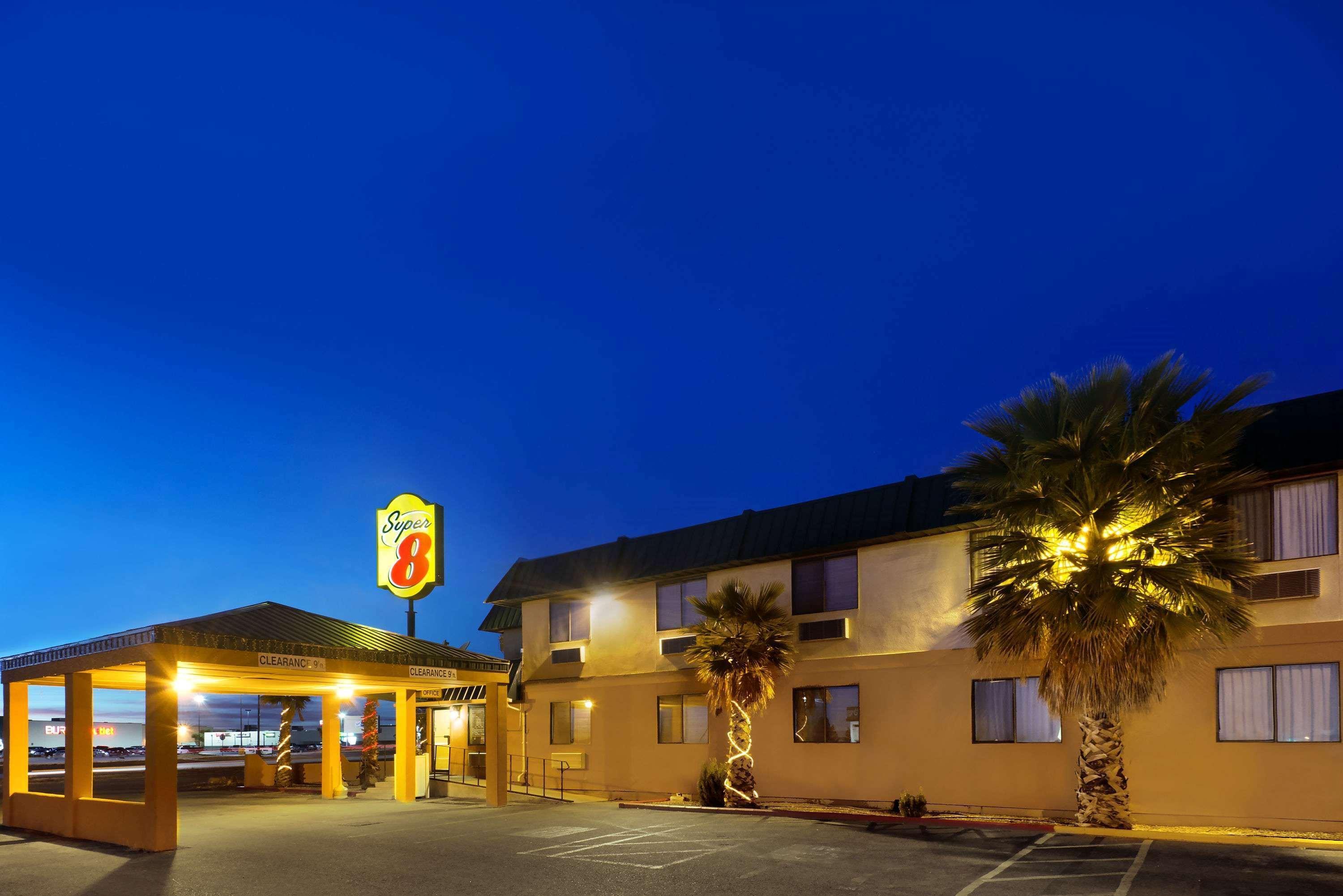 Super 8 By Wyndham Alamogordo - White Sands المظهر الخارجي الصورة
